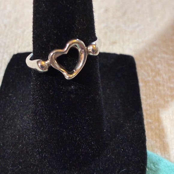 Tiffany Heart Ring by Elsa Peretti - Picture 2 of 2